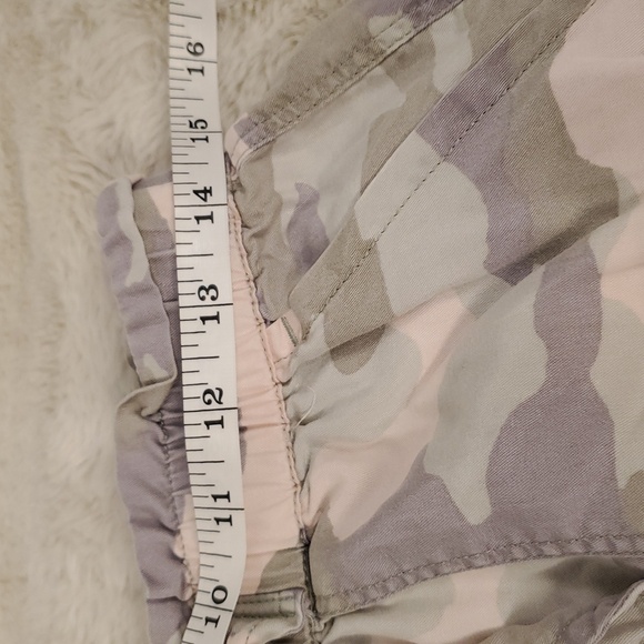 Aerie Camo Paperbag Stretch Waist Casual Shorts M - Picture 5 of 9